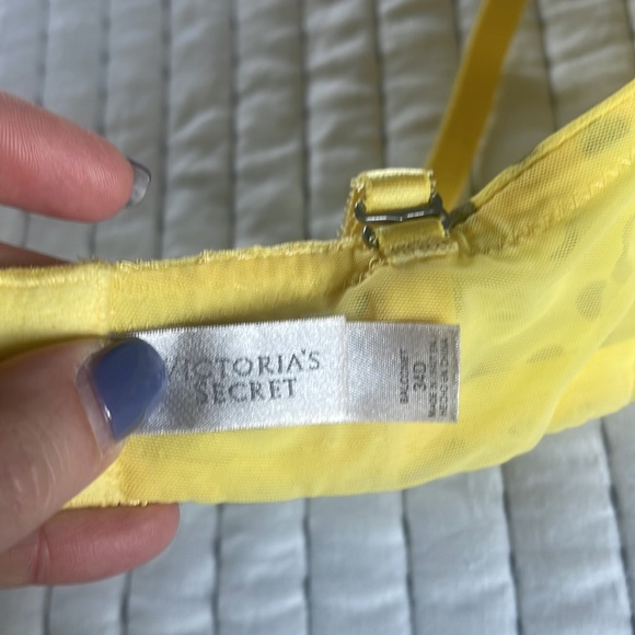 Victoria’s Secret bras 34D push up - Picture 4 of 8